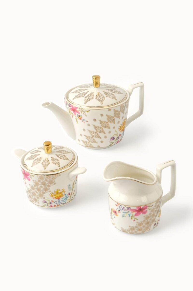 Casa Aseana Teapot Set in fine porcelain with gold detailing: teapot, sugar bowl and creamer